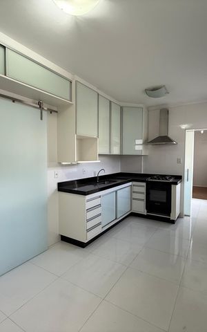 Apartamento para alugar com 209m², 2 quartos e 1 vaga