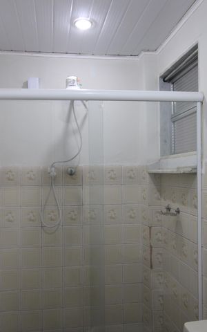 Casa de condomínio para alugar com 110m², 2 quartos e 1 vagaBanheiro social