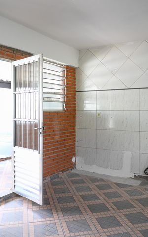 Casa para alugar com 90m², 2 quartos e sem vaga Casa para alugar com 90m², 2 quartos e sem vagaSala