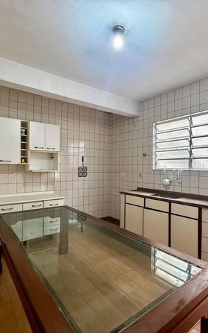 Casa à venda com 150m², 2 quartos e 3 vagas Casa à venda com 150m², 2 quartos e 3 vagasCozinha 2