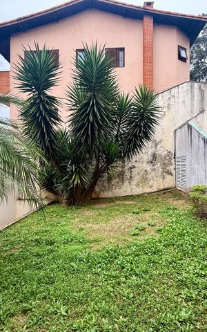 Casa à venda com 150m², 2 quartos e 3 vagas Casa à venda com 150m², 2 quartos e 3 vagasJardim