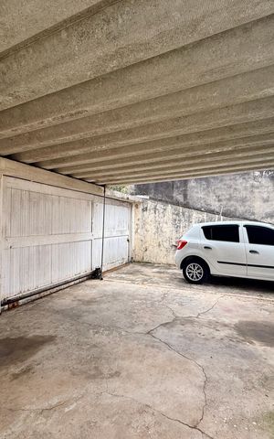 Casa à venda com 150m², 2 quartos e 3 vagas Casa à venda com 150m², 2 quartos e 3 vagasGaragem