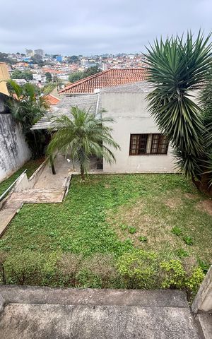 Casa à venda com 150m², 2 quartos e 3 vagas Casa à venda com 150m², 2 quartos e 3 vagasJardim