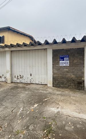 Casa à venda com 150m², 2 quartos e 3 vagas Casa à venda com 150m², 2 quartos e 3 vagasFachada