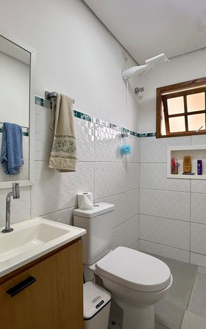 Casa à venda com 150m², 2 quartos e 3 vagas Casa à venda com 150m², 2 quartos e 3 vagasBanheiro Social