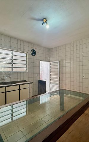 Casa à venda com 150m², 2 quartos e 3 vagas Casa à venda com 150m², 2 quartos e 3 vagasCozinha 2