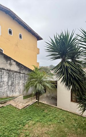 Casa à venda com 150m², 2 quartos e 3 vagas Casa à venda com 150m², 2 quartos e 3 vagasJardim