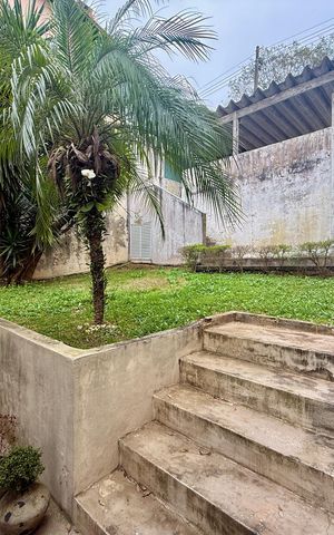 Casa à venda com 150m², 2 quartos e 3 vagas Casa à venda com 150m², 2 quartos e 3 vagasJardim