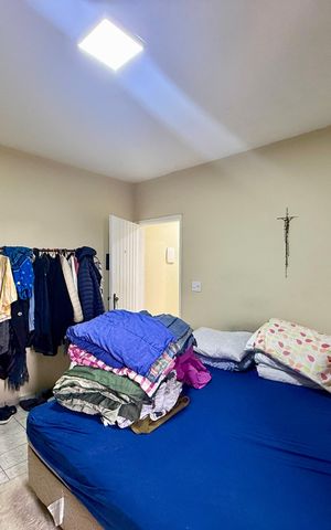 Casa à venda com 150m², 2 quartos e 3 vagas Casa à venda com 150m², 2 quartos e 3 vagasSuíte