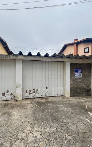 Casa à venda com 150m², 2 quartos e 3 vagas Casa à venda com 150m², 2 quartos e 3 vagasFacha