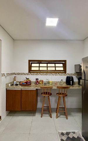 Casa à venda com 150m², 2 quartos e 3 vagas Casa à venda com 150m², 2 quartos e 3 vagasCozinha