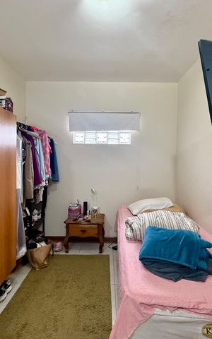 Casa à venda com 150m², 2 quartos e 3 vagas Casa à venda com 150m², 2 quartos e 3 vagasQuarto 2