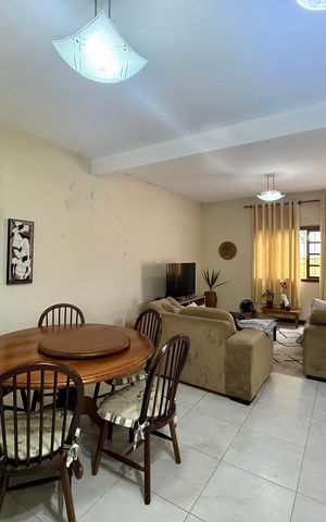 Casa à venda com 150m², 2 quartos e 3 vagas Casa à venda com 150m², 2 quartos e 3 vagasSala