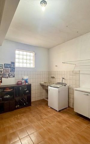 Casa à venda com 150m², 2 quartos e 3 vagas Casa à venda com 150m², 2 quartos e 3 vagasÁrea de Serviço