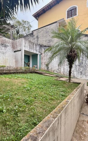 Casa à venda com 150m², 2 quartos e 3 vagas Casa à venda com 150m², 2 quartos e 3 vagasJardim