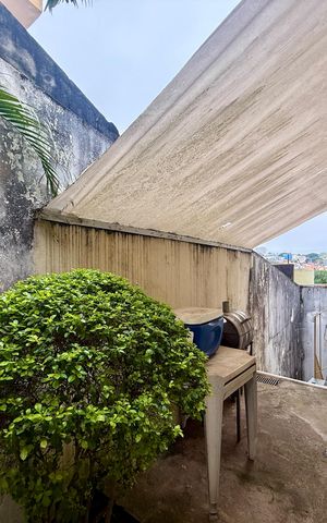 Casa à venda com 150m², 2 quartos e 3 vagas Casa à venda com 150m², 2 quartos e 3 vagasQuintal Lateral