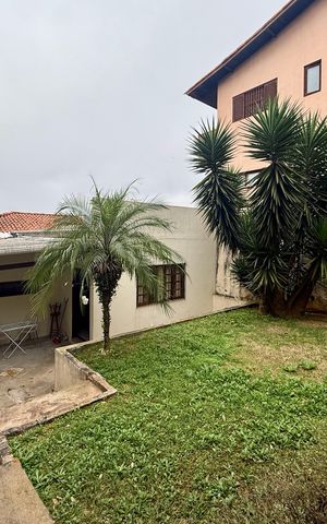 Casa à venda com 150m², 2 quartos e 3 vagas Casa à venda com 150m², 2 quartos e 3 vagasJardim