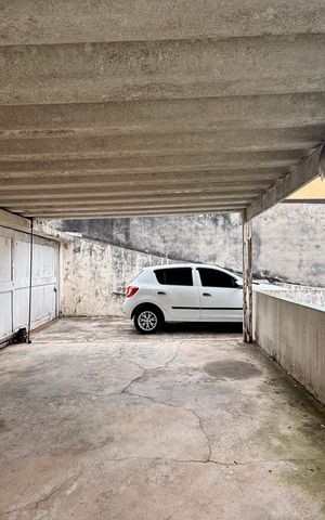 Casa à venda com 150m², 2 quartos e 3 vagas Casa à venda com 150m², 2 quartos e 3 vagasGaragem