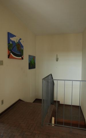 Casa à venda com 306m², 4 quartos e 2 vagasHall