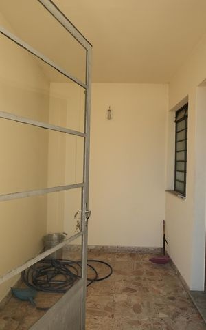 Casa à venda com 306m², 4 quartos e 2 vagasEntrada