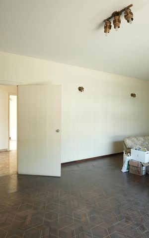 Casa à venda com 306m², 4 quartos e 2 vagasSala