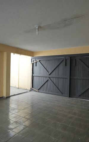 Casa à venda com 306m², 4 quartos e 2 vagasGaragem 