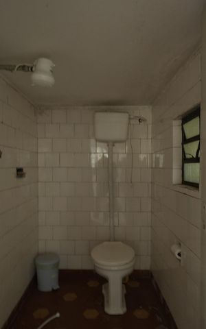 Casa à venda com 306m², 4 quartos e 2 vagasBanheiro de serviço