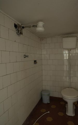 Casa à venda com 306m², 4 quartos e 2 vagasBanheiro de serviço