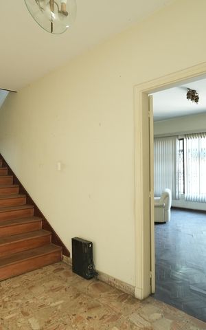 Casa à venda com 306m², 4 quartos e 2 vagasSala