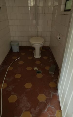 Casa à venda com 306m², 4 quartos e 2 vagasBanheiro de serviço