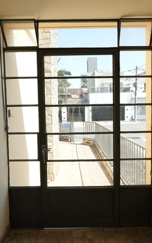 Casa à venda com 306m², 4 quartos e 2 vagasEntrada