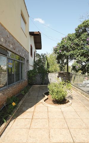 Casa à venda com 306m², 4 quartos e 2 vagasQuintal