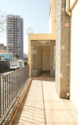Casa à venda com 306m², 4 quartos e 2 vagasQuintal
