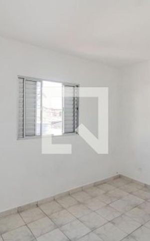 Casa à venda com 220m², 4 quartos e 3 vagas Casa à venda com 220m², 4 quartos e 3 vagasQuarto - Casa 1