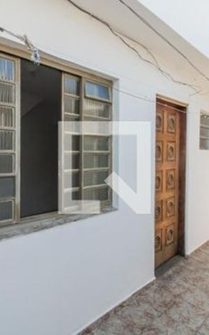 Casa à venda com 220m², 4 quartos e 3 vagas Casa à venda com 220m², 4 quartos e 3 vagasÁrea externa