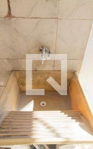 Casa à venda com 220m², 4 quartos e 3 vagas Casa à venda com 220m², 4 quartos e 3 vagasÁrea de serviço - Casa 1