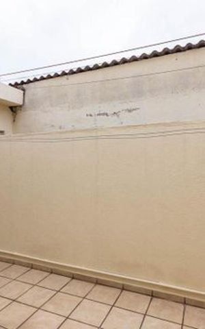 Casa à venda com 220m², 4 quartos e 3 vagas Casa à venda com 220m², 4 quartos e 3 vagasÁrea externa