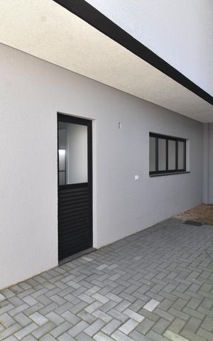 Casa de condomínio à venda com 109m², 3 quartos e 2 vagasÁrea externa/Garagem