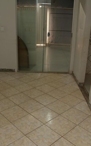 Casa à venda com 340m², 4 quartos e 5 vagas Casa à venda com 340m², 4 quartos e 5 vagasEdícula