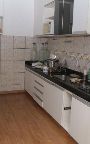 Casa à venda com 340m², 4 quartos e 5 vagas Casa à venda com 340m², 4 quartos e 5 vagasCozinha
