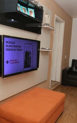 Casa à venda com 340m², 4 quartos e 5 vagas Casa à venda com 340m², 4 quartos e 5 vagasSala