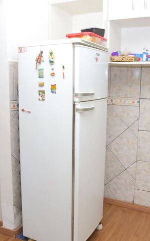 Casa à venda com 340m², 4 quartos e 5 vagas Casa à venda com 340m², 4 quartos e 5 vagasCozinha