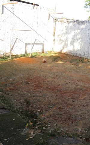 Casa à venda com 340m², 4 quartos e 5 vagas Casa à venda com 340m², 4 quartos e 5 vagasÁrea comum