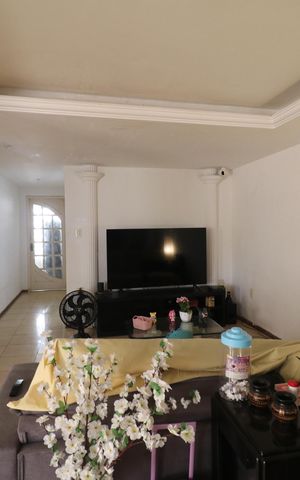 Casa à venda com 213m², 4 quartos e 1 vagaSala