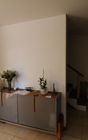 Casa à venda com 213m², 4 quartos e 1 vagaSala