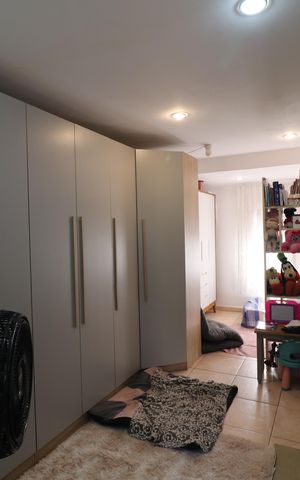 Casa à venda com 213m², 4 quartos e 1 vagaSuíte 1