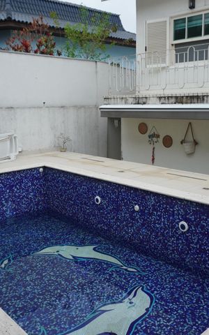 Casa de condomínio à venda com 420m², 5 quartos e 3 vagasPiscina