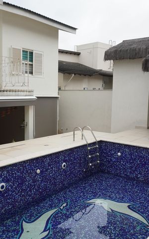 Casa de condomínio à venda com 420m², 5 quartos e 3 vagasPiscina