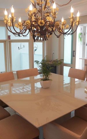 Casa de condomínio à venda com 420m², 5 quartos e 3 vagas Casa de condomínio à venda com 420m², 5 quartos e 3 vagasSala de Jantar