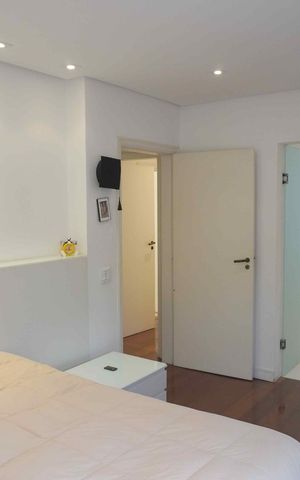 Casa de condomínio à venda com 420m², 5 quartos e 3 vagas Casa de condomínio à venda com 420m², 5 quartos e 3 vagasSuite 4